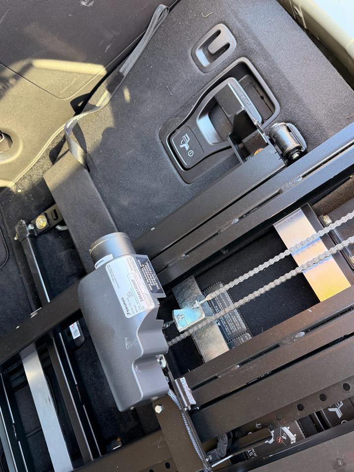 Used 2024 Kia Carnival EX image 27