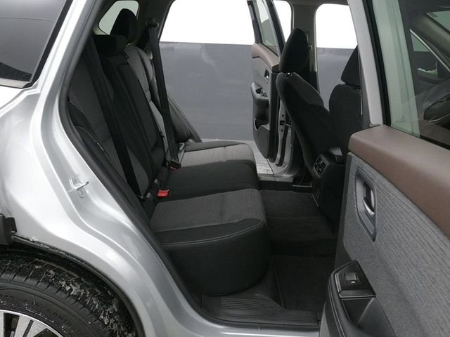 Used 2023 Nissan Rogue SV image 11