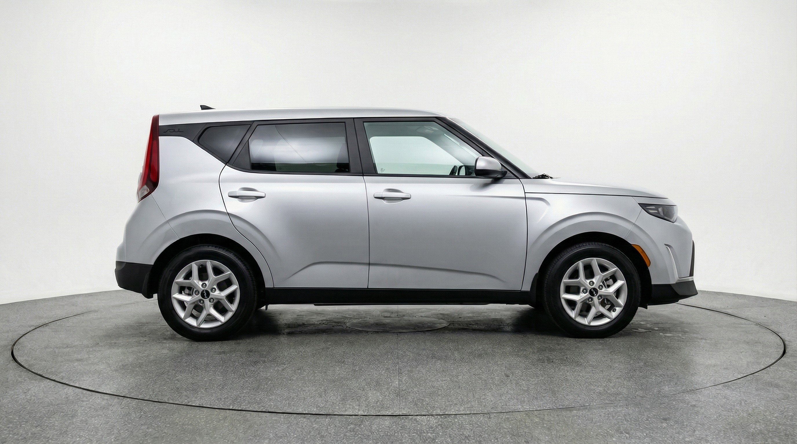 Used 2025 Kia Soul LX w/ LX Technology Package image 11