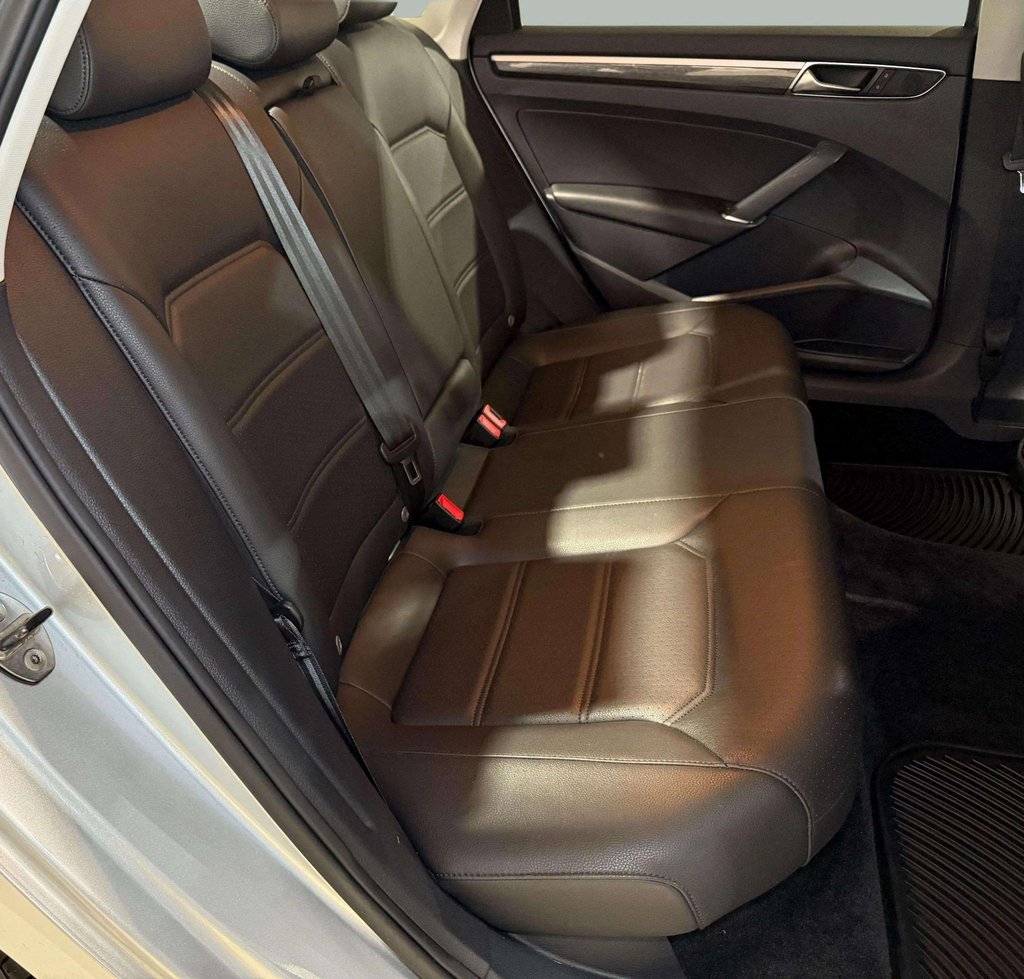 Used 2017 Volkswagen Passat 1.8T SE image 23
