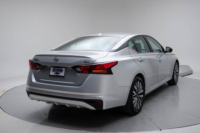 Used 2024 Nissan Altima 2.5 SV image 10