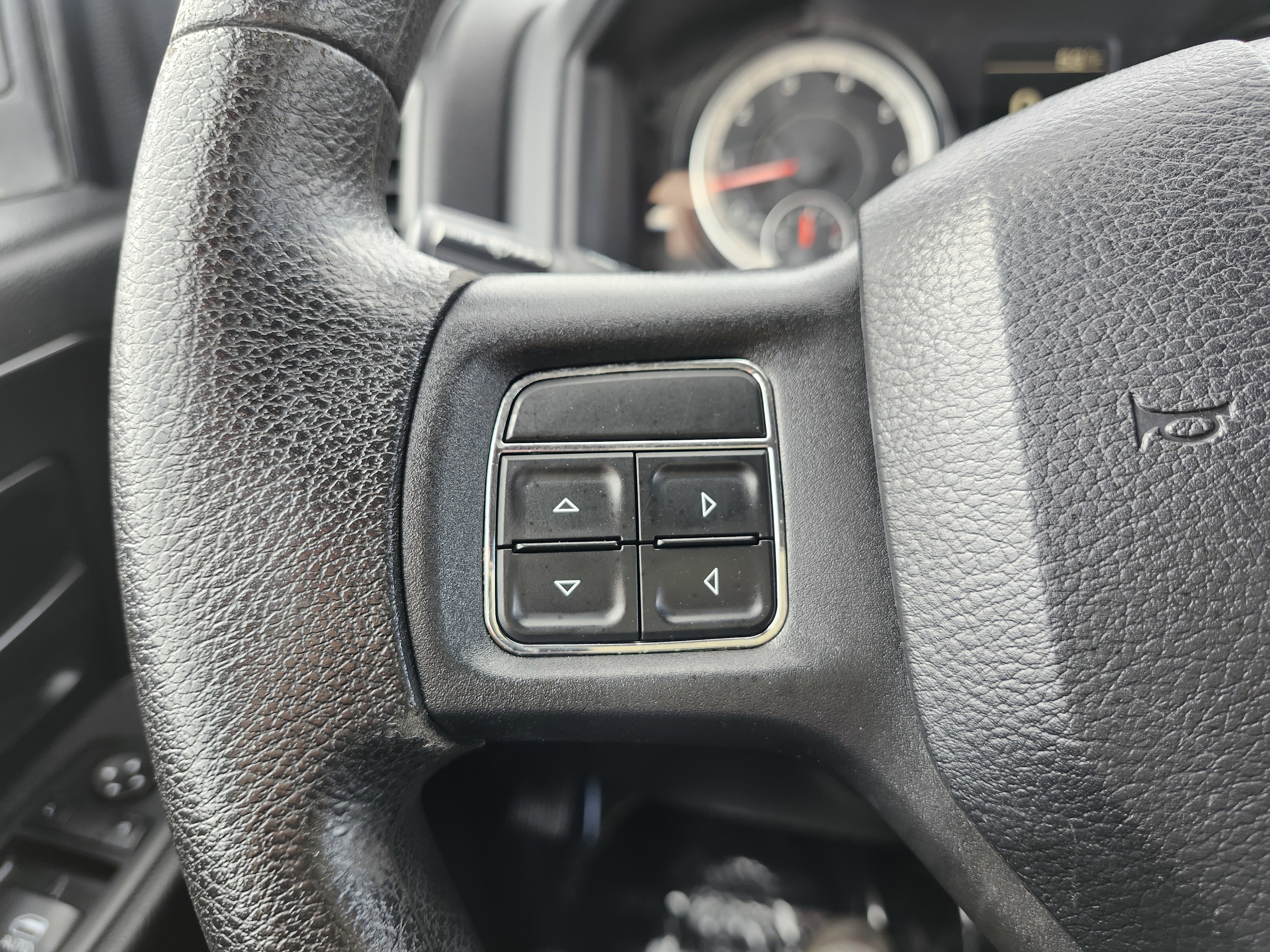 Used 2016 RAM 1500 Express image 32