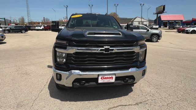 Used 2024 Chevrolet Silverado 2500 LT AWD/4WD image 8