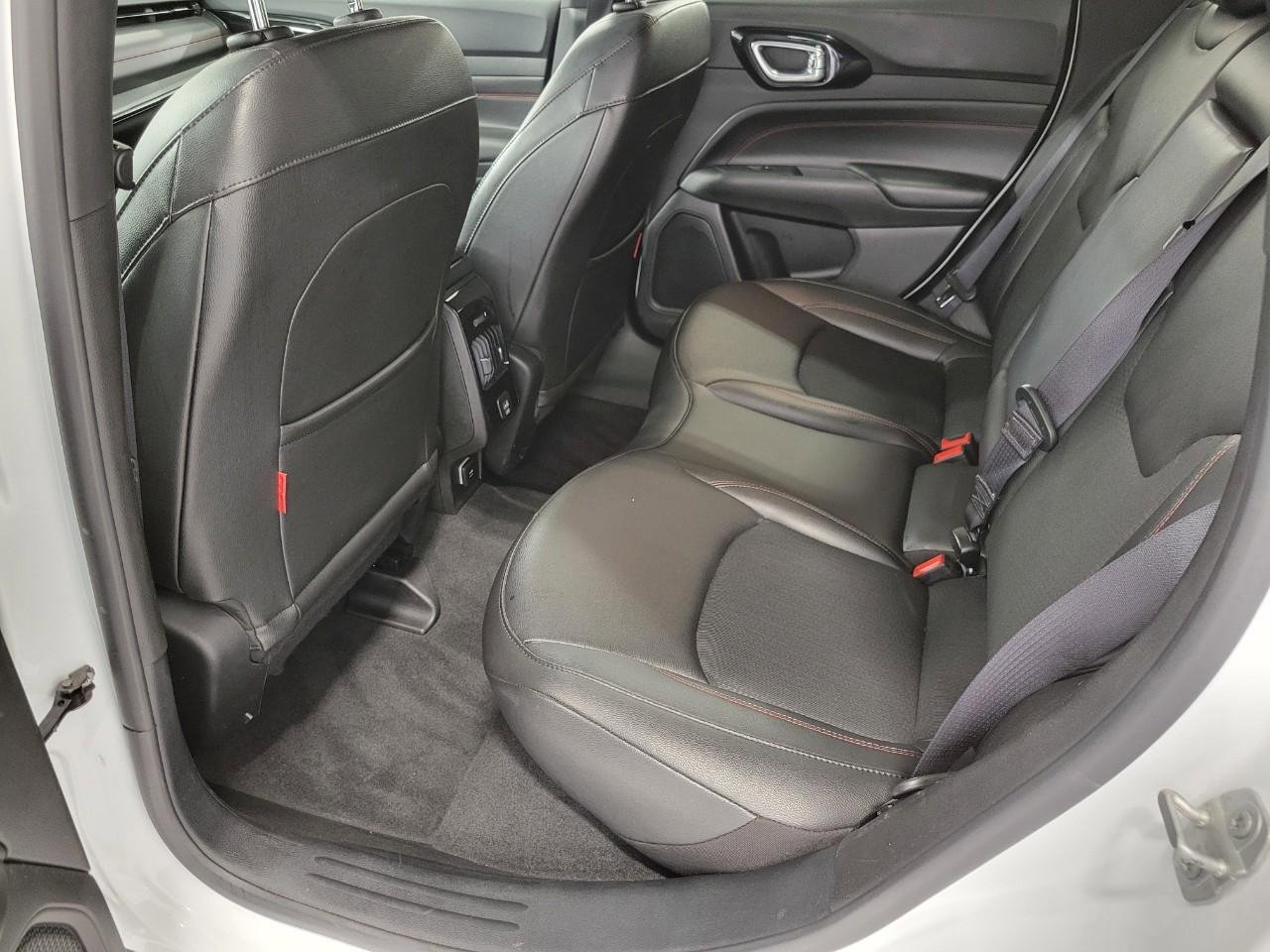 Used 2025 Jeep Compass Trailhawk AWD/4WD image 22