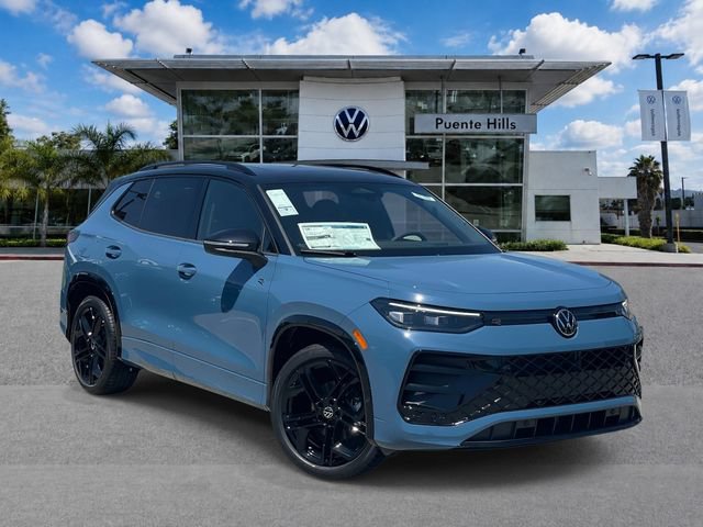 New 2026 Volkswagen Tiguan SE R-Line FWD video 1
