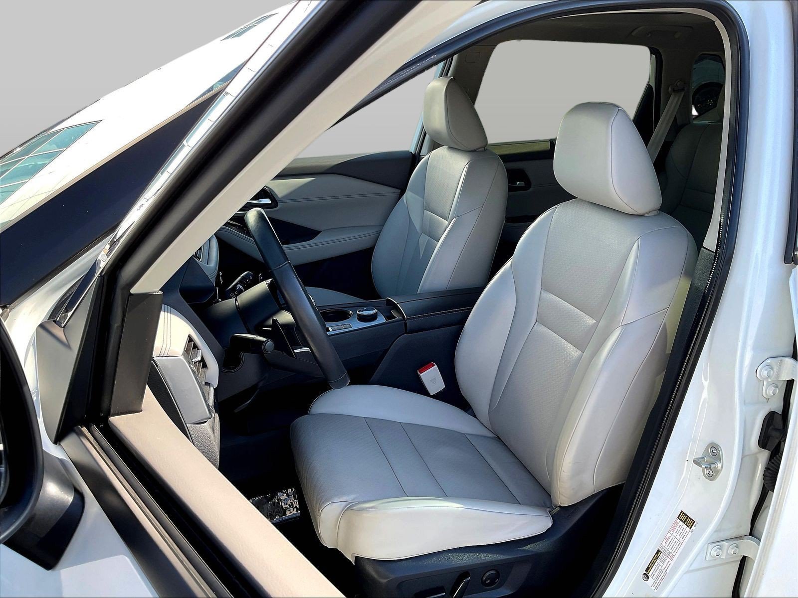 Used 2023 Nissan Rogue SV w/ SV Premium B Package AWD/4WD image 24