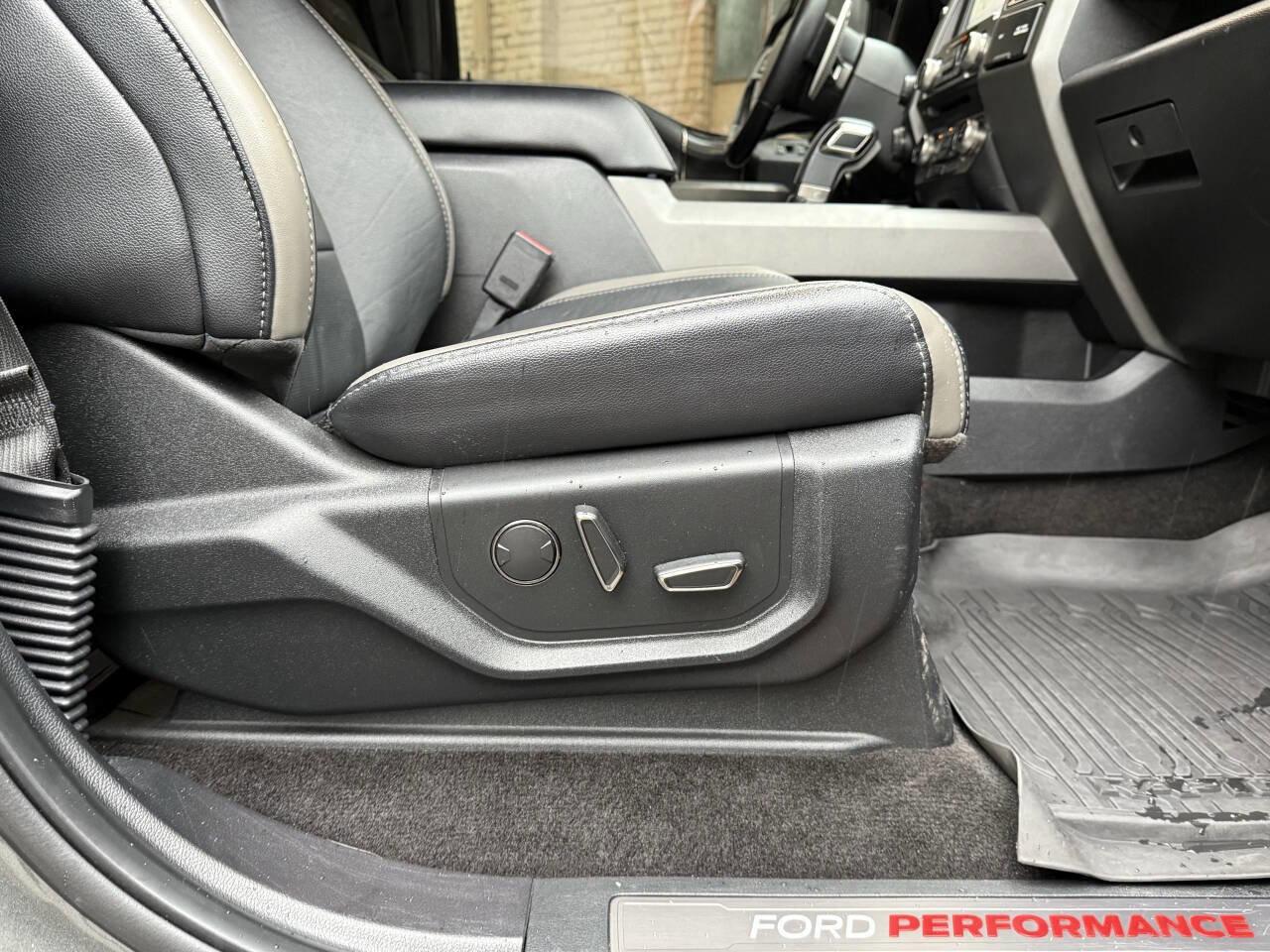 Used 2017 Ford F150 Raptor w/ Equipment Group 802A Luxury image 95