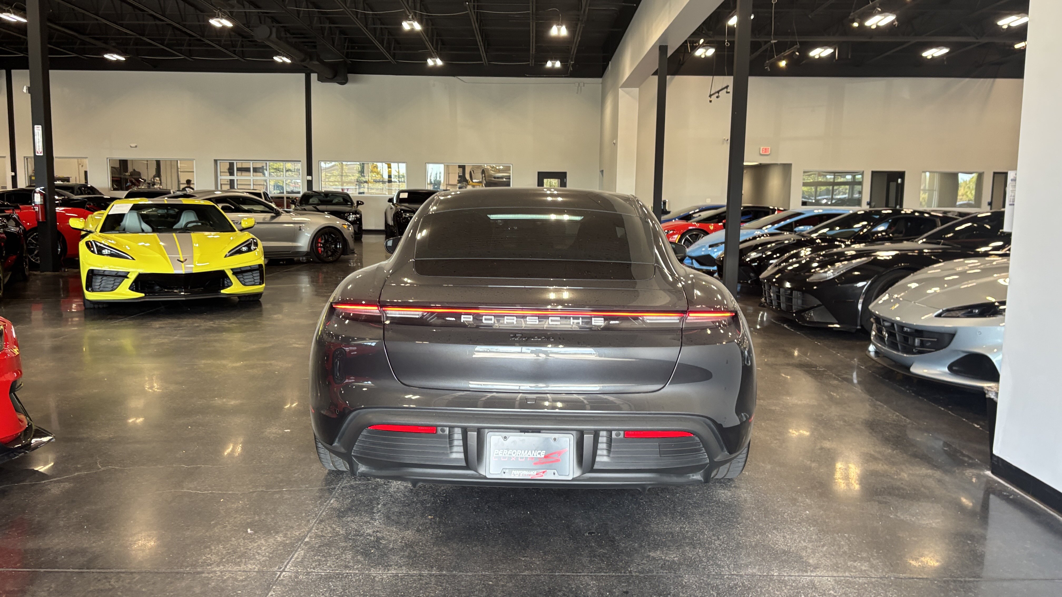Used 2022 Porsche Taycan RWD image 4