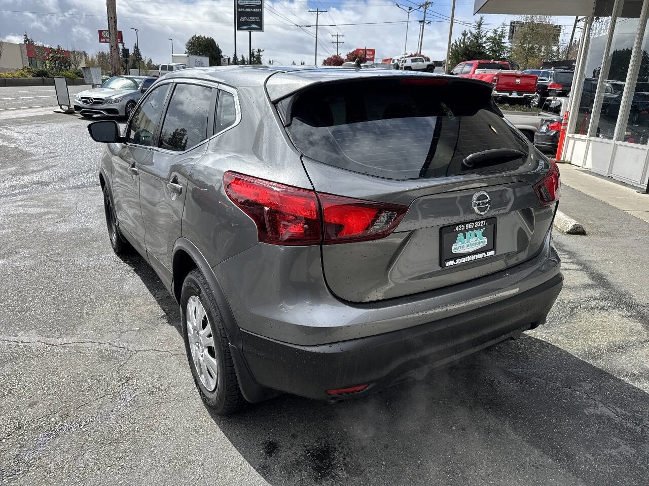Used 2019 Nissan Rogue Sport S FWD image 3