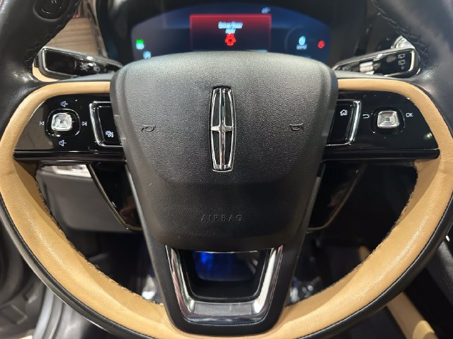 Used 2022 Lincoln Corsair Reserve w/ Equipment Group 201A AWD/4WD image 11
