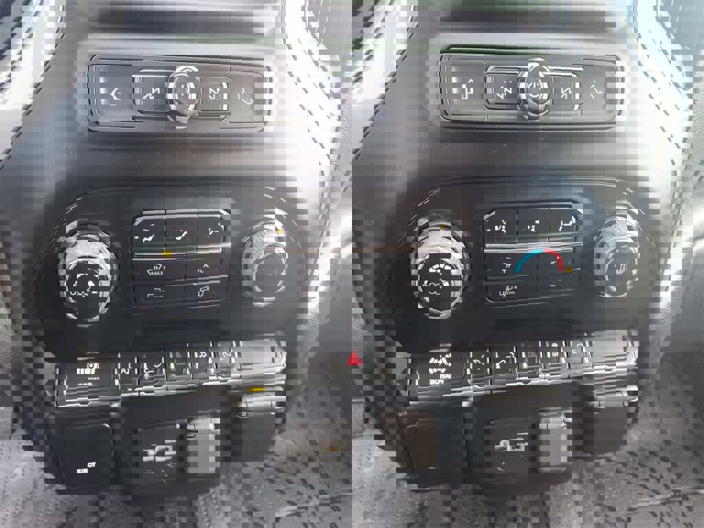 Used 2022 Chevrolet Silverado 1500 Custom image 18