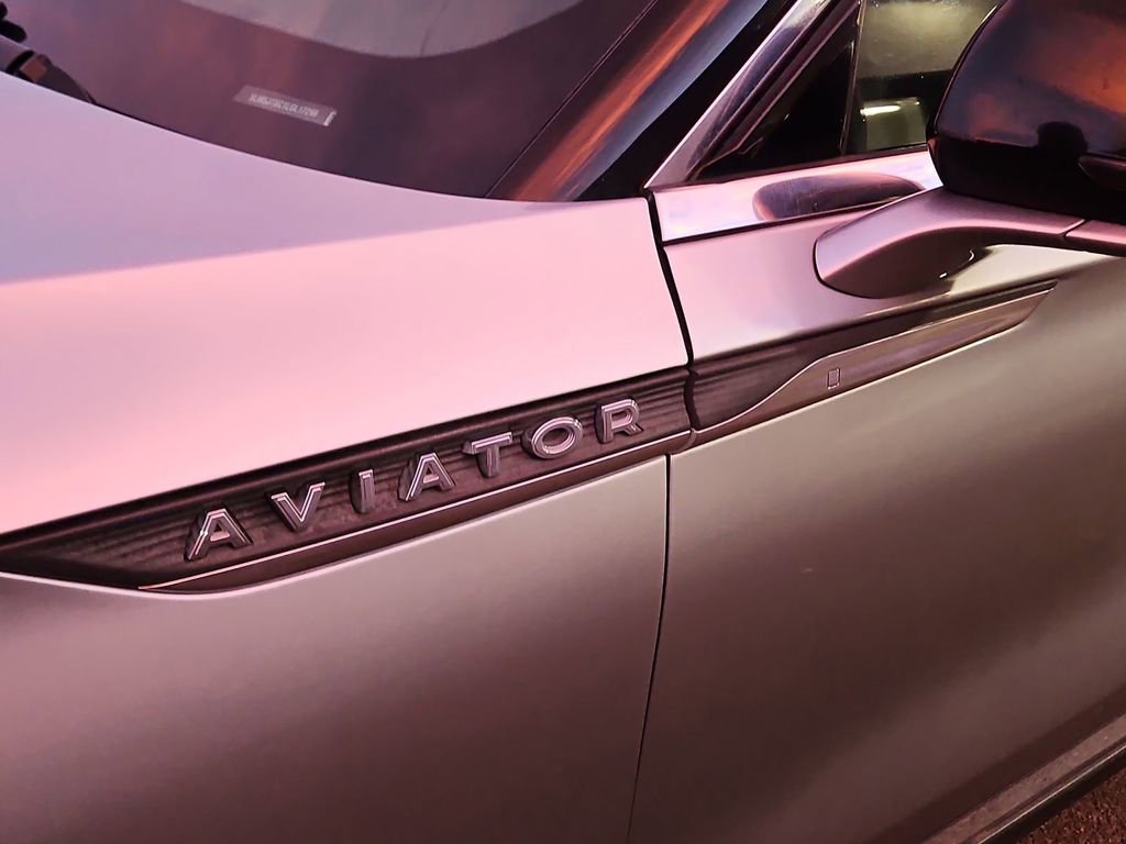 Used 2020 Lincoln Aviator Reserve w/ Equipment Group 201A image 24