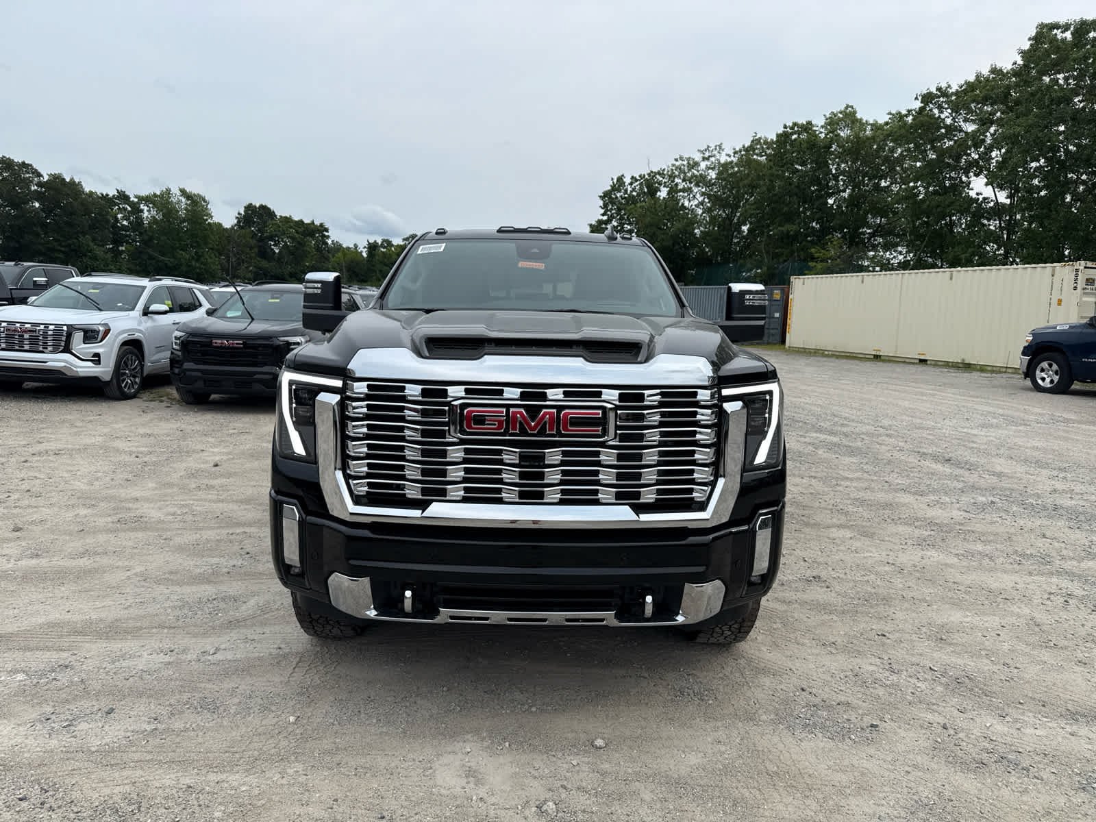 New 2026 GMC Sierra 2500 Denali w/ Denali Reserve Package AWD/4WD image 9
