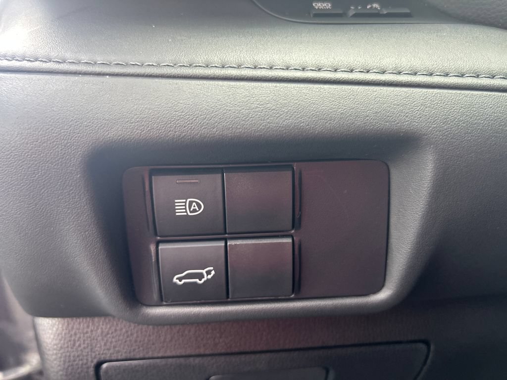 Used 2020 Toyota Highlander XLE AWD/4WD image 15