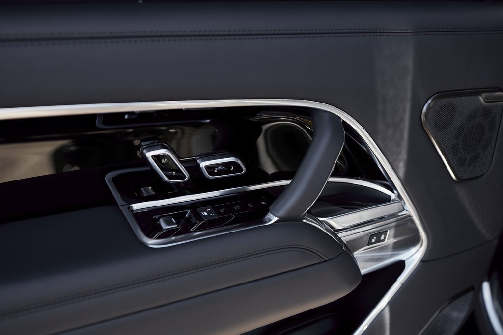 Used 2025 Land Rover Range Rover Long Wheelbase Autobiography image 46