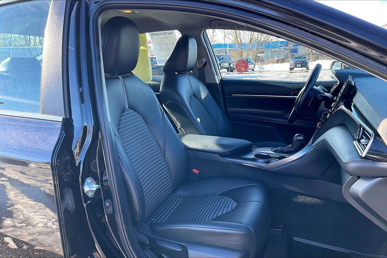 Used 2023 Toyota Camry SE image 7