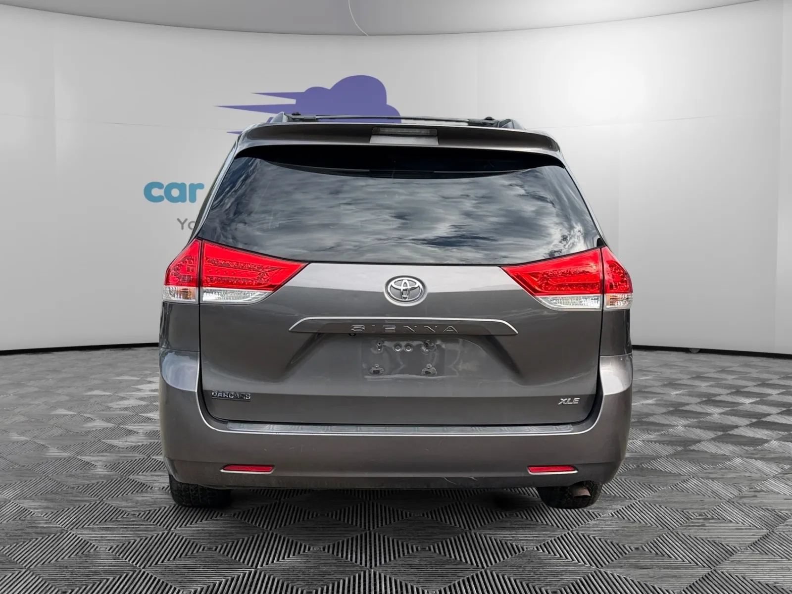 Used 2012 Toyota Sienna XLE w/ Entertainment Pkg FWD image 5
