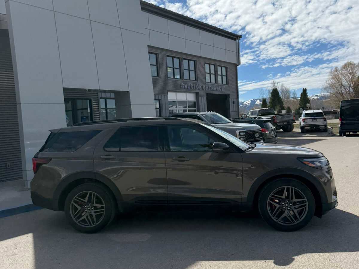 New 2026 Ford Explorer ST w/ Sun And Sound Package image 7