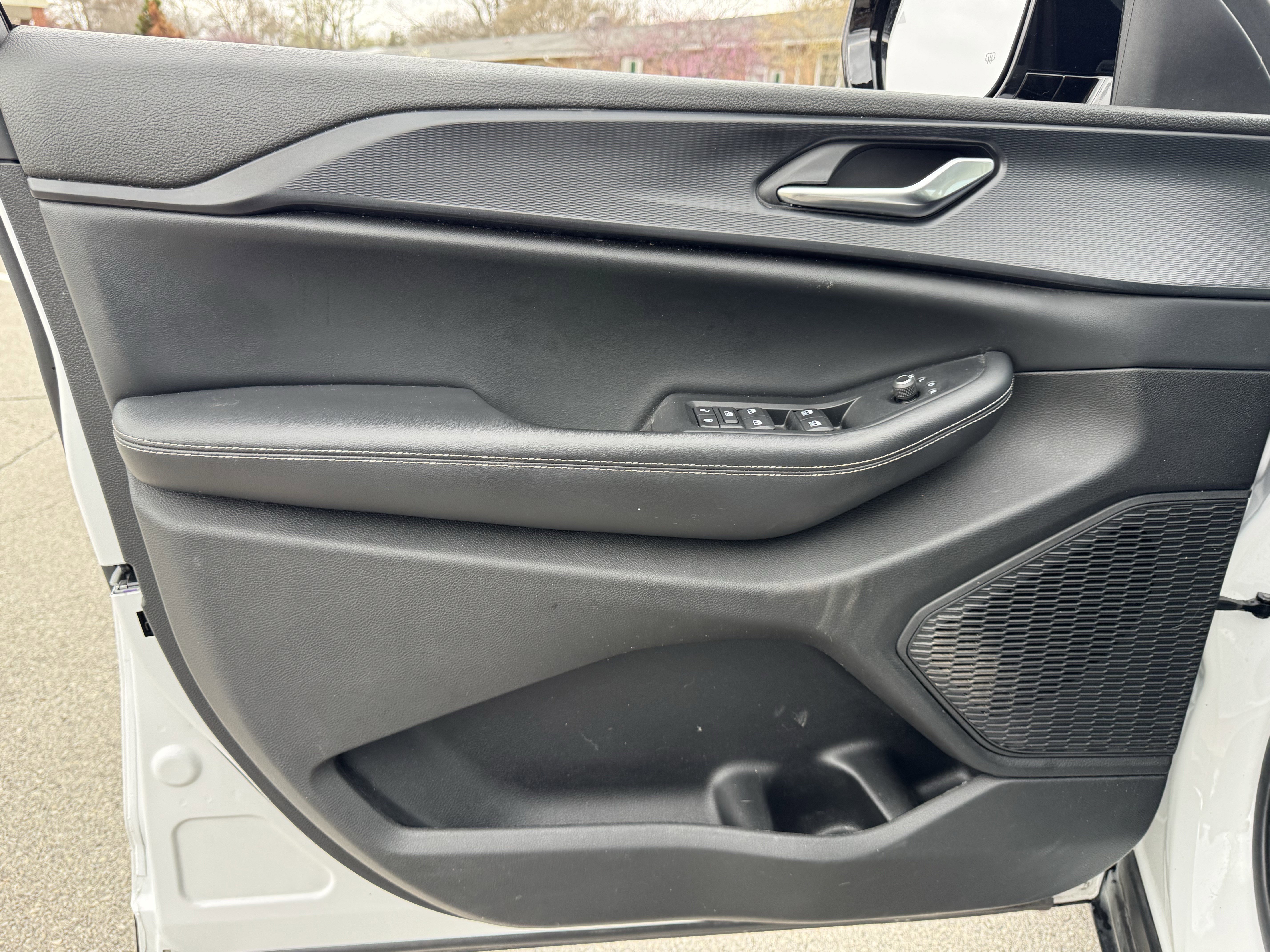 Used 2023 Jeep Grand Cherokee Altitude image 22