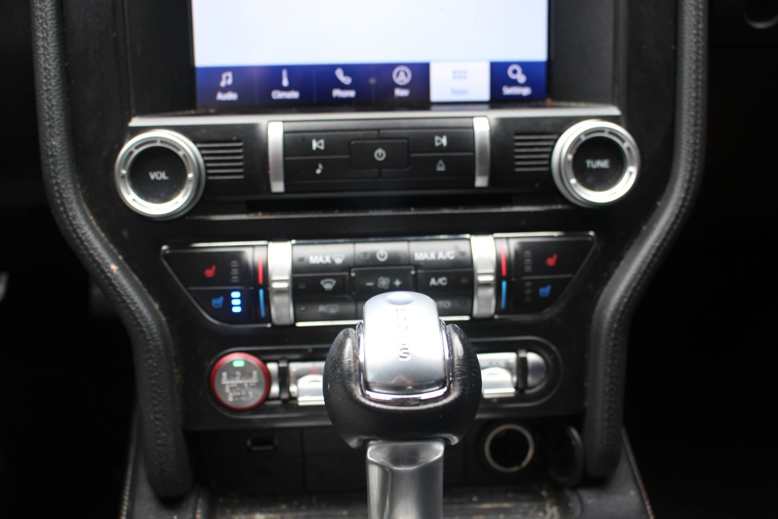 Used 2020 Ford Mustang Premium w/ Equipment Group 201A RWD image 28