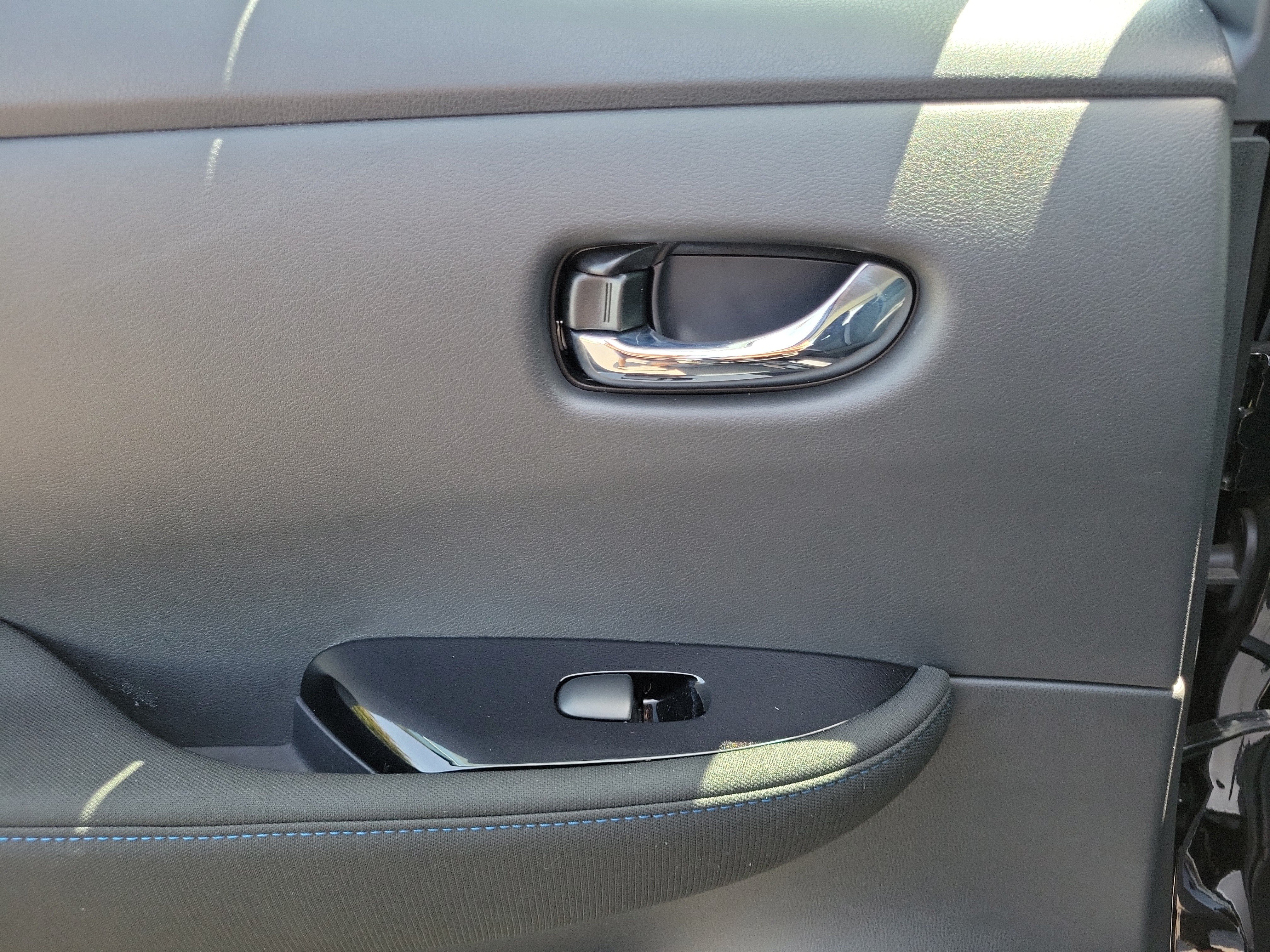 Certified 2024 Nissan Leaf SV Plus FWD image 12