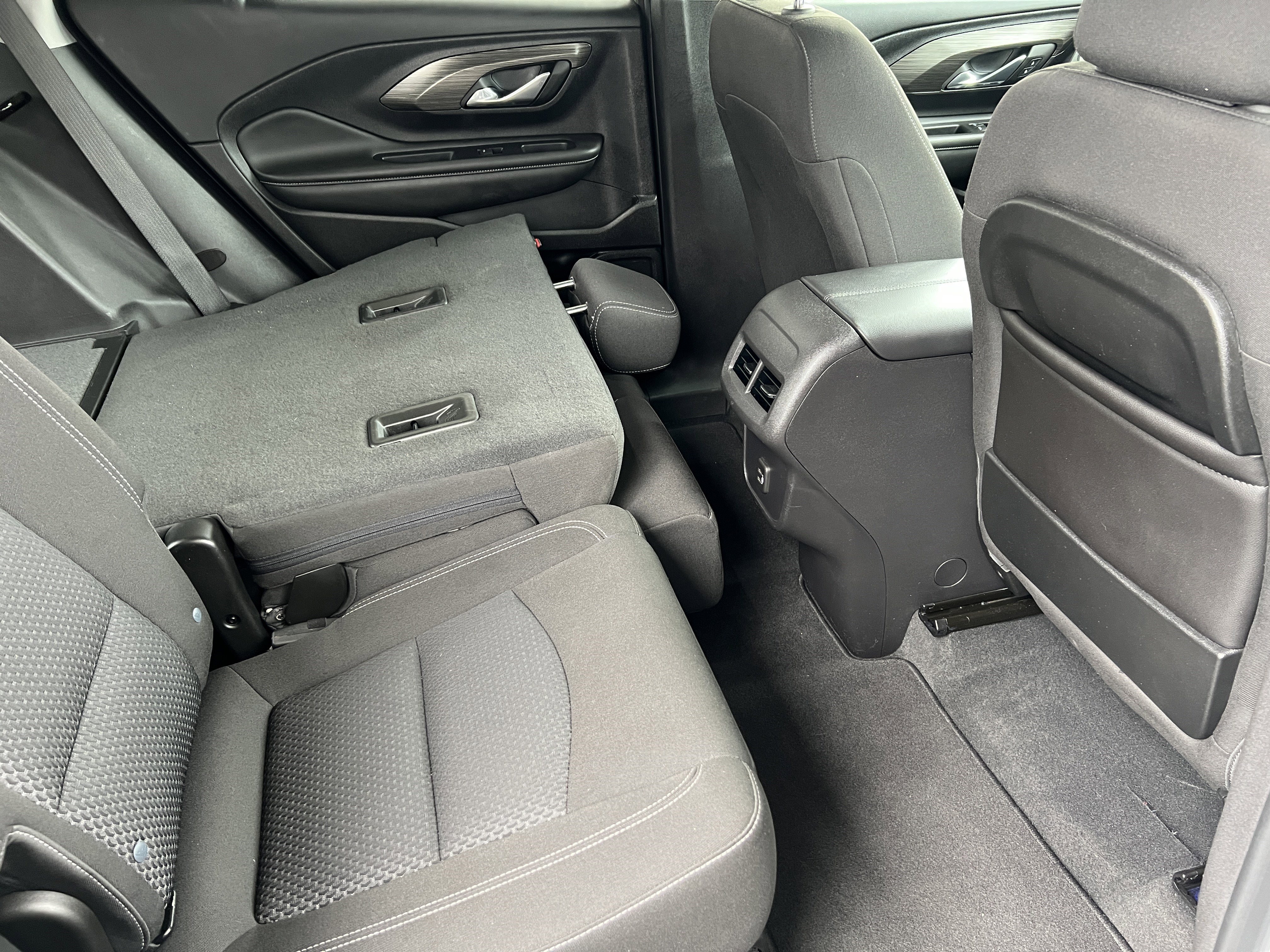 Used 2024 GMC Terrain SLE FWD image 20