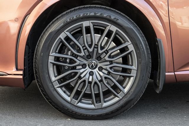 Used 2023 Lexus RX 500h F Sport w/ Accessory Package (Z1) image 15