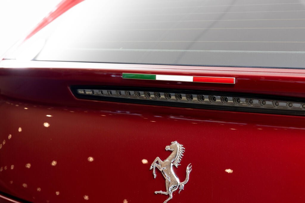 Certified 2019 Ferrari GTC4Lusso T RWD image 21