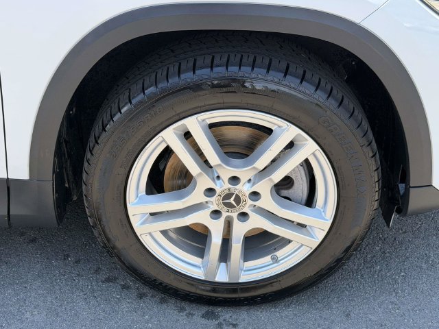 Used 2022 Mercedes-Benz GLA 250 4MATIC w/ Premium Package Lite image 9