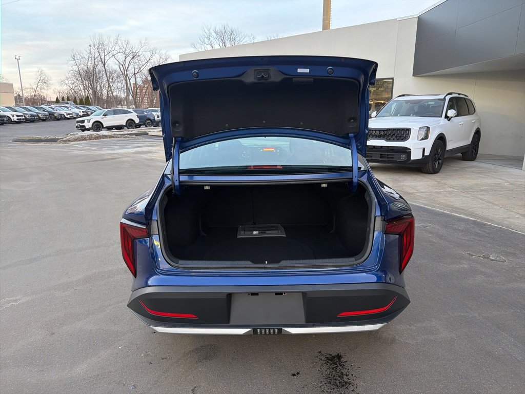 New 2025 Kia K4 LXS image 17