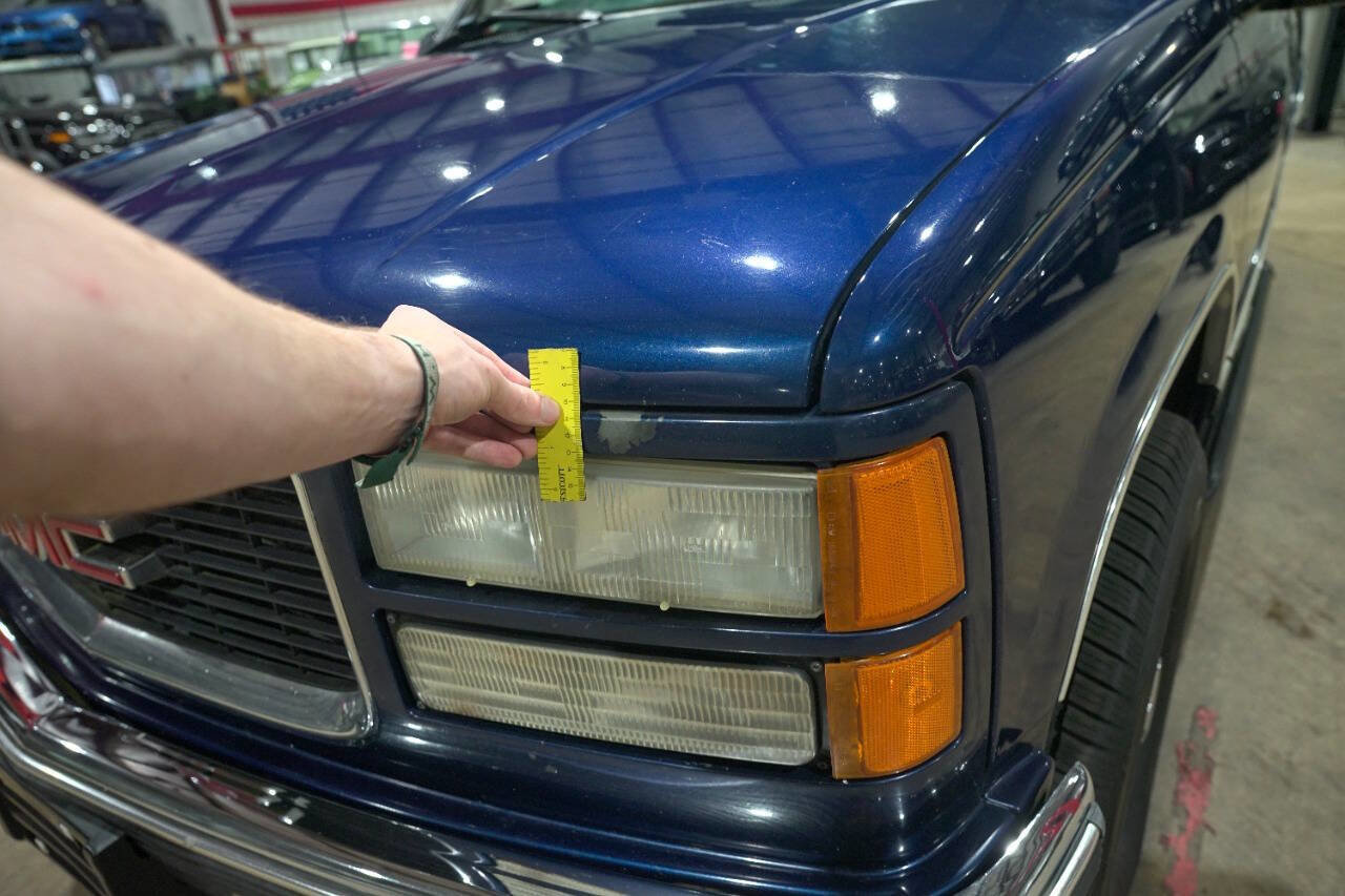 Used 1997 GMC Yukon 4WD 4-Door w/ Marketing Opt Pkg 5 image 31