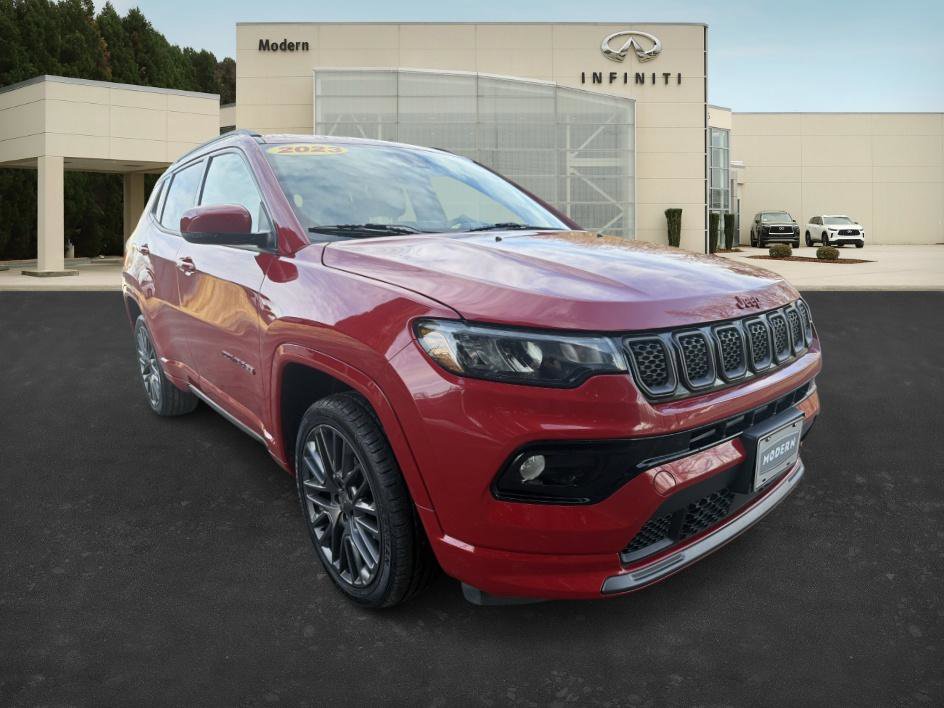 Used 2023 Jeep Compass Limited image 3