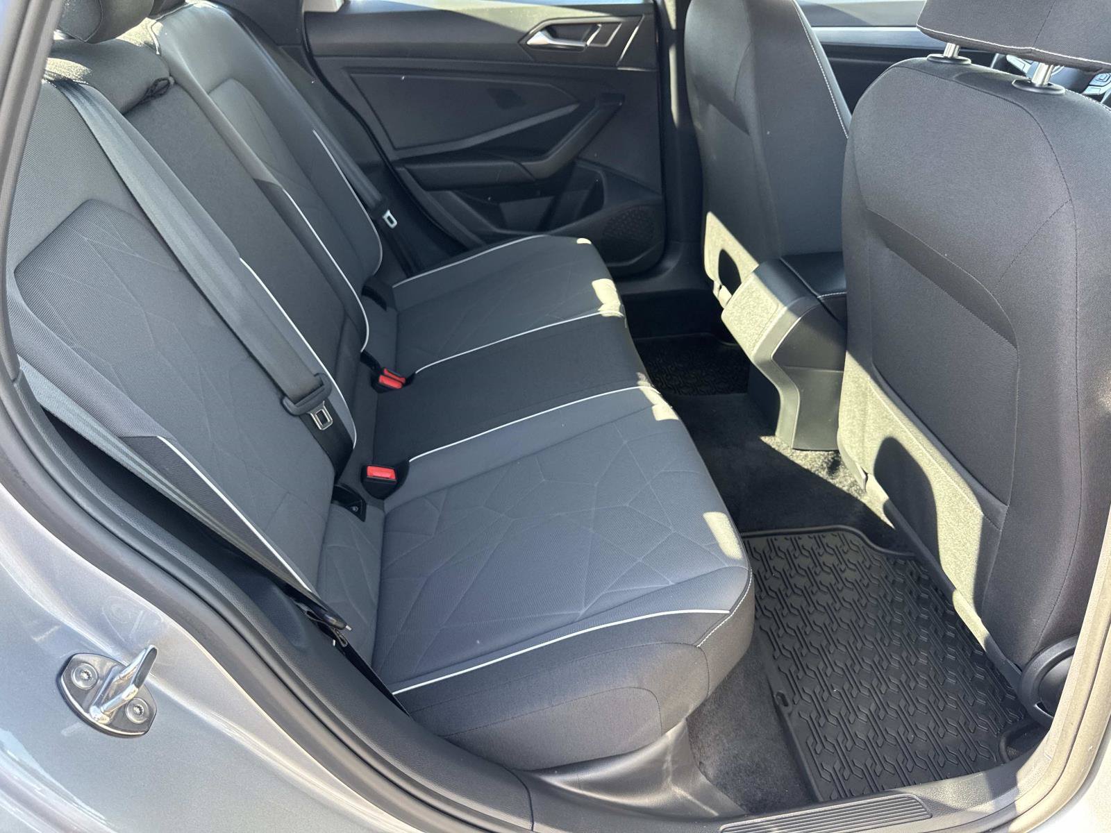 Certified 2025 Volkswagen Jetta Sport FWD image 30