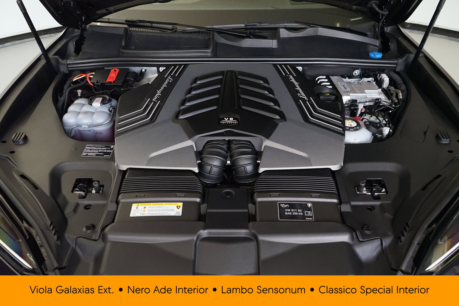 Used 2025 Lamborghini Urus SE AWD/4WD image 35