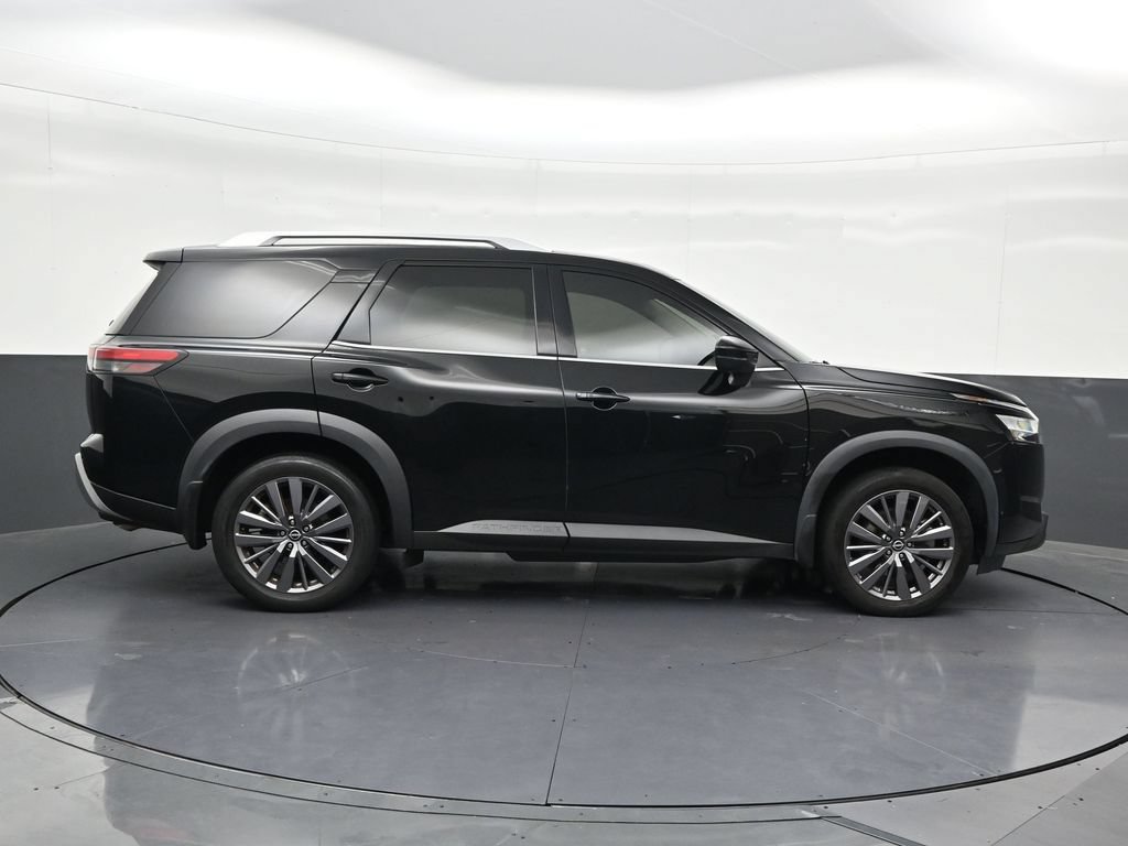 Used 2022 Nissan Pathfinder SL w/ SL Premium Package FWD image 7