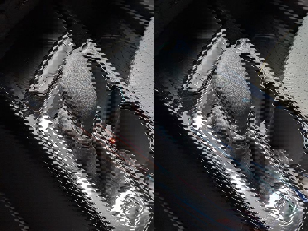 New 2026 Chevrolet Trax LT w/ Sunroof Package image 25