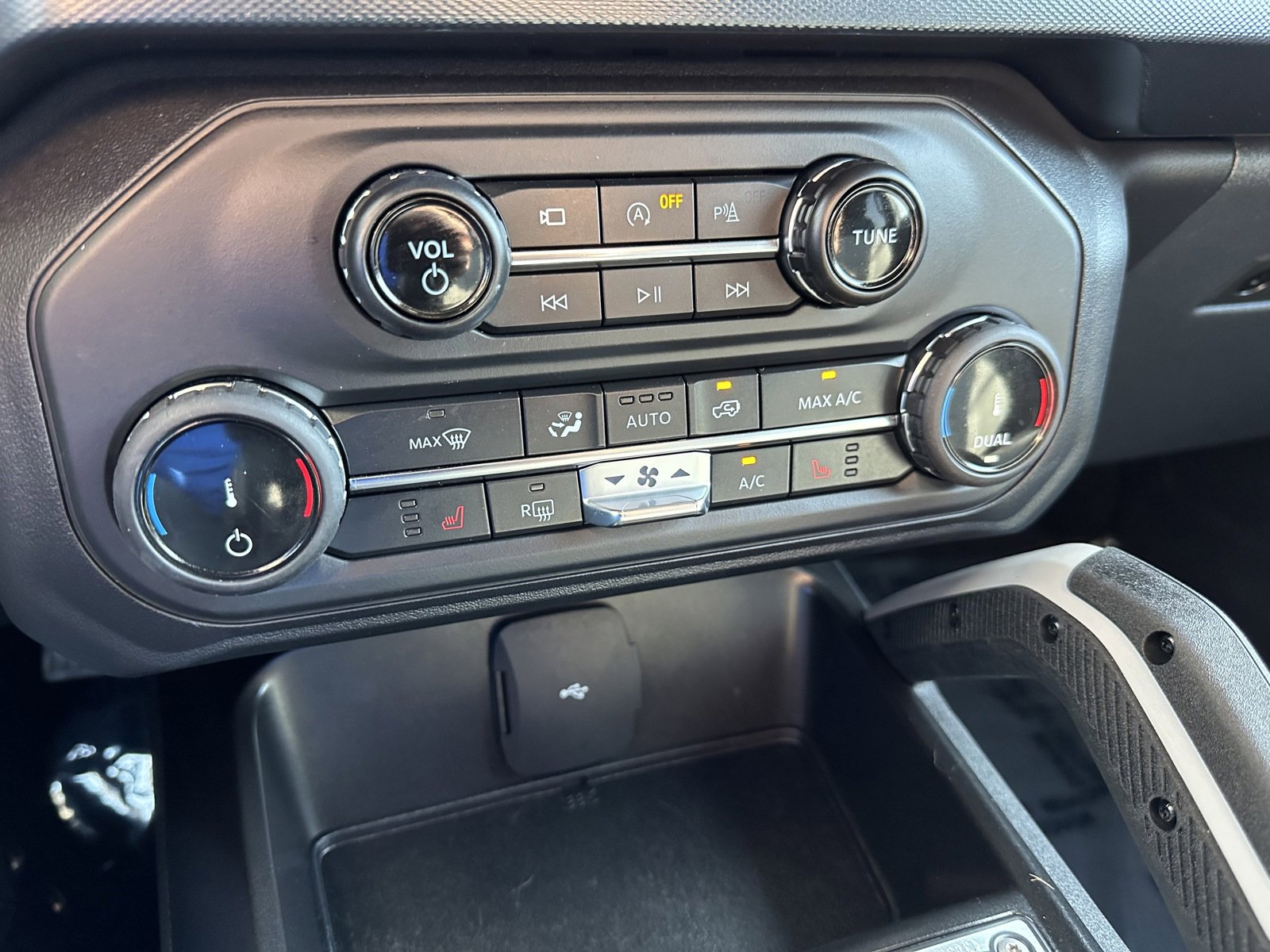 Used 2022 Ford Bronco Outer Banks image 20