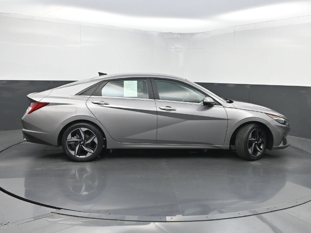 Used 2022 Hyundai Elantra Limited FWD image 43
