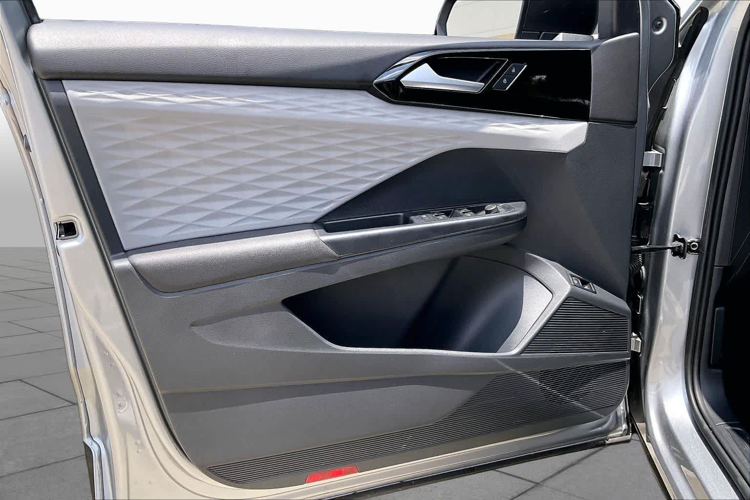 Used 2023 Volkswagen Taos S FWD image 19