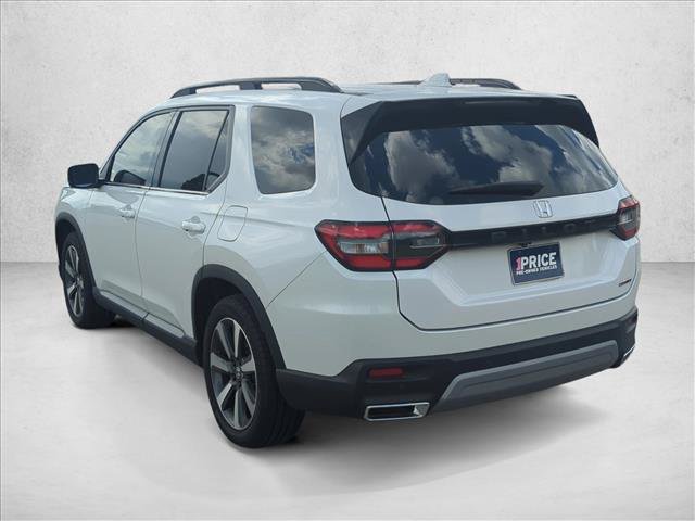 Used 2023 Honda Pilot Touring image 7