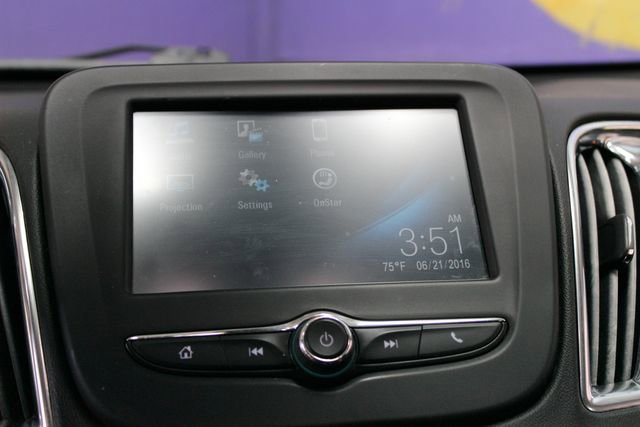 Used 2017 Chevrolet Malibu LT FWD image 24