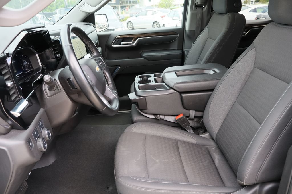 Used 2025 Chevrolet Silverado 1500 LT AWD/4WD image 21