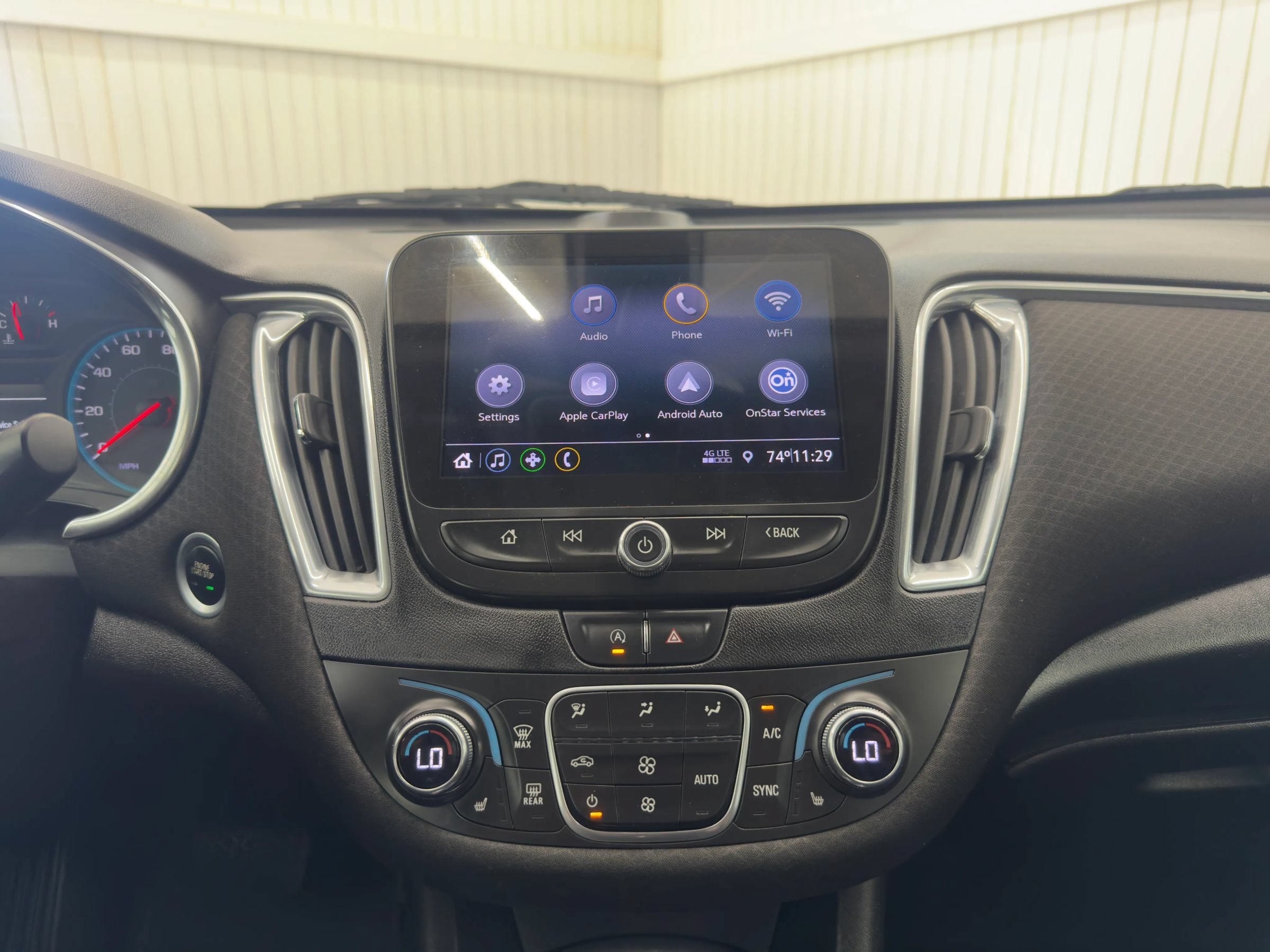 Used 2020 Chevrolet Malibu LT FWD image 18