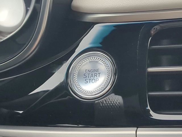 Certified 2025 Genesis G70 2.5T RWD image 11