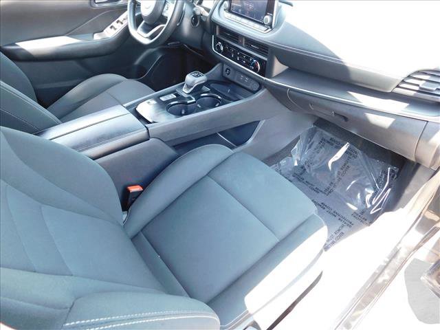 Used 2024 Nissan Rogue S FWD image 28