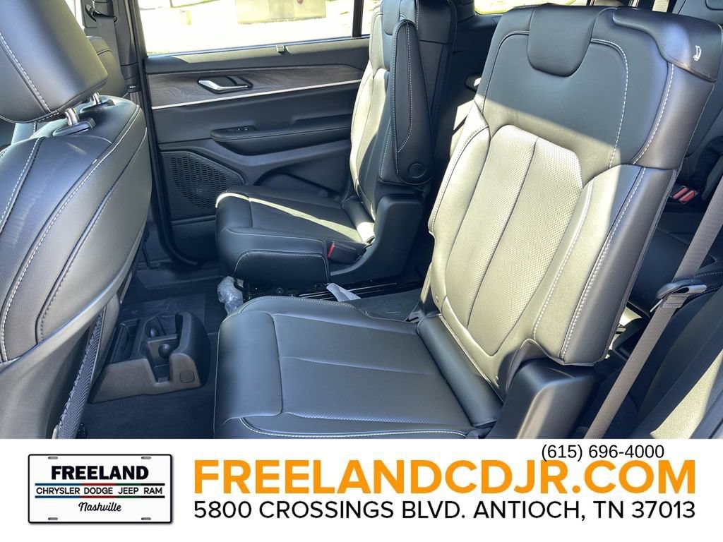 New 2025 Jeep Grand Cherokee L Limited w/ Luxury Tech Group II AWD/4WD image 18