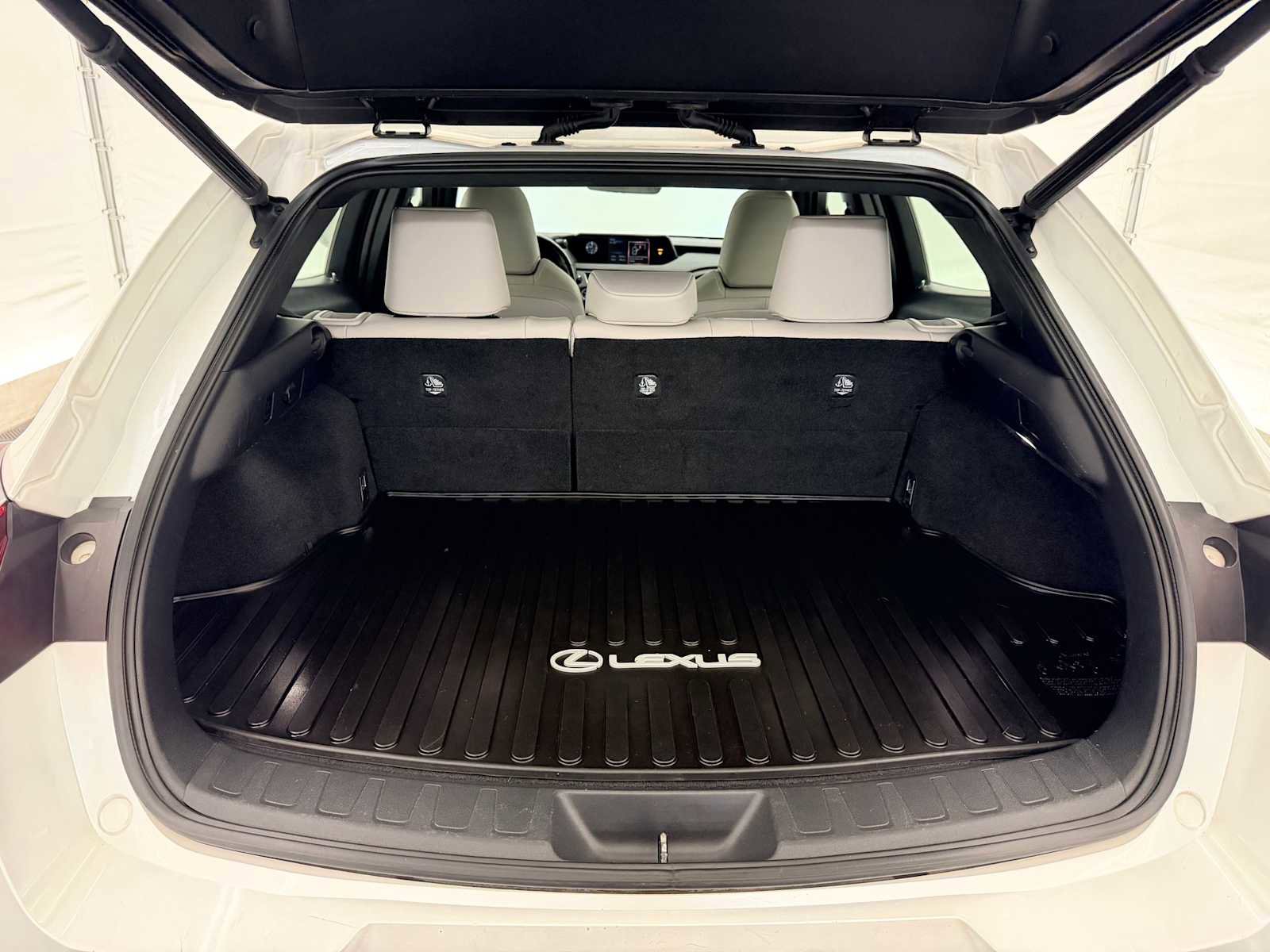 Used 2019 Lexus UX 250h w/ Premium Package image 33