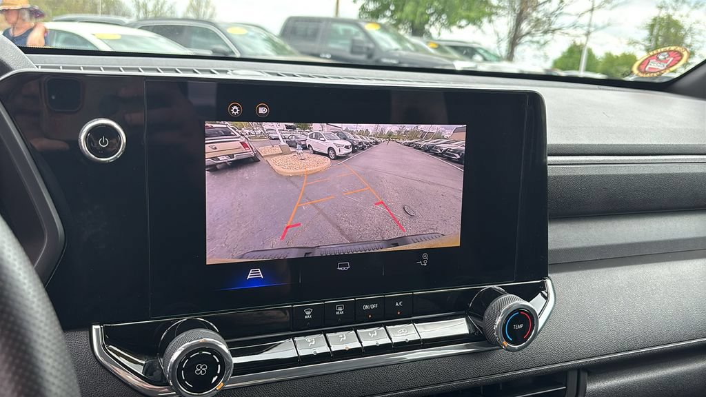Used 2024 Chevrolet Colorado Trail Boss AWD/4WD image 22