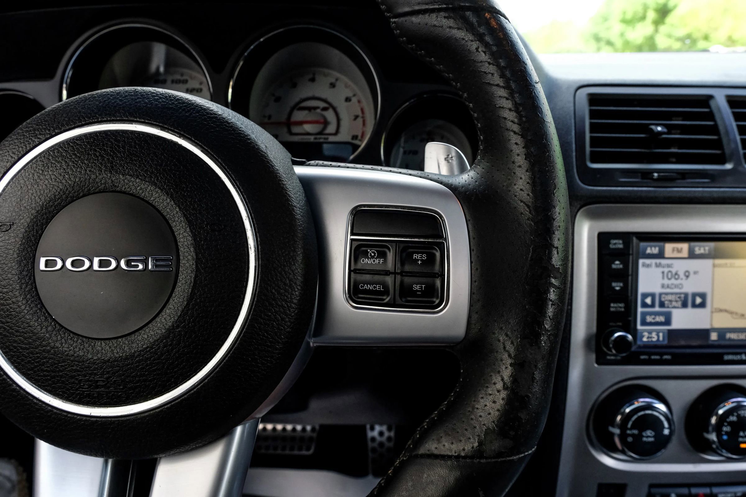 Used 2013 Dodge Challenger SRT8 w/ Harman Kardon Audio Group RWD image 29