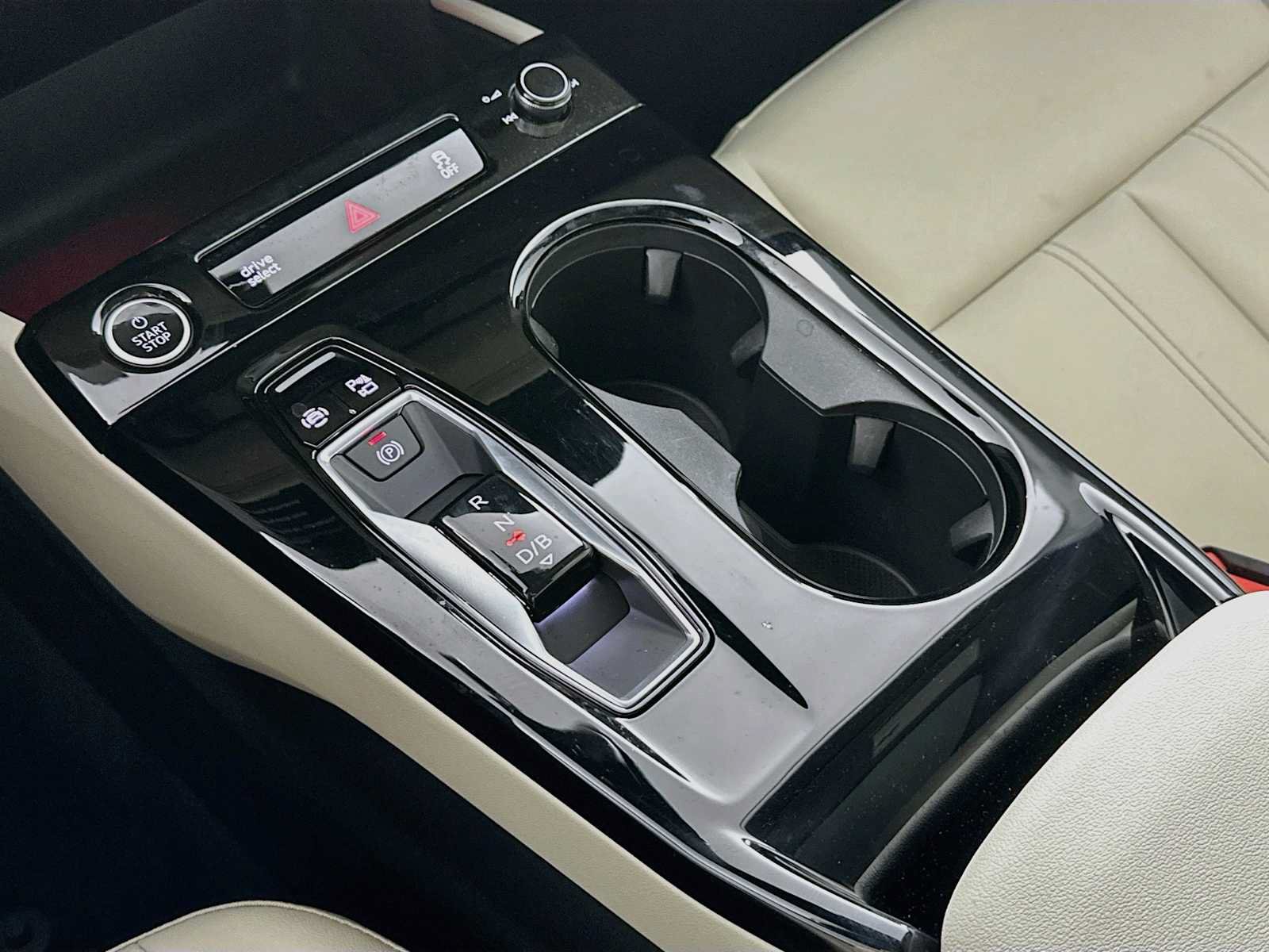 Used 2025 Audi A6 e-tron Premium Plus RWD image 15